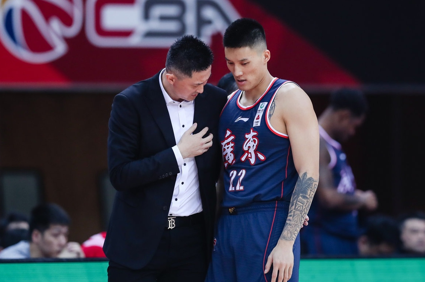 亚冠窗口期走向成谜；广东宏远战术微调；悬念犹存；医务组通报恢复的简单介绍