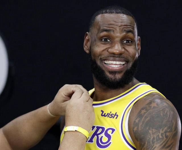 詹姆斯新星关键助攻表现惊艳,MAD未来可期!的简单介绍 詹姆斯新星关键助攻表现惊艳,MAD未来可期!的简单介绍