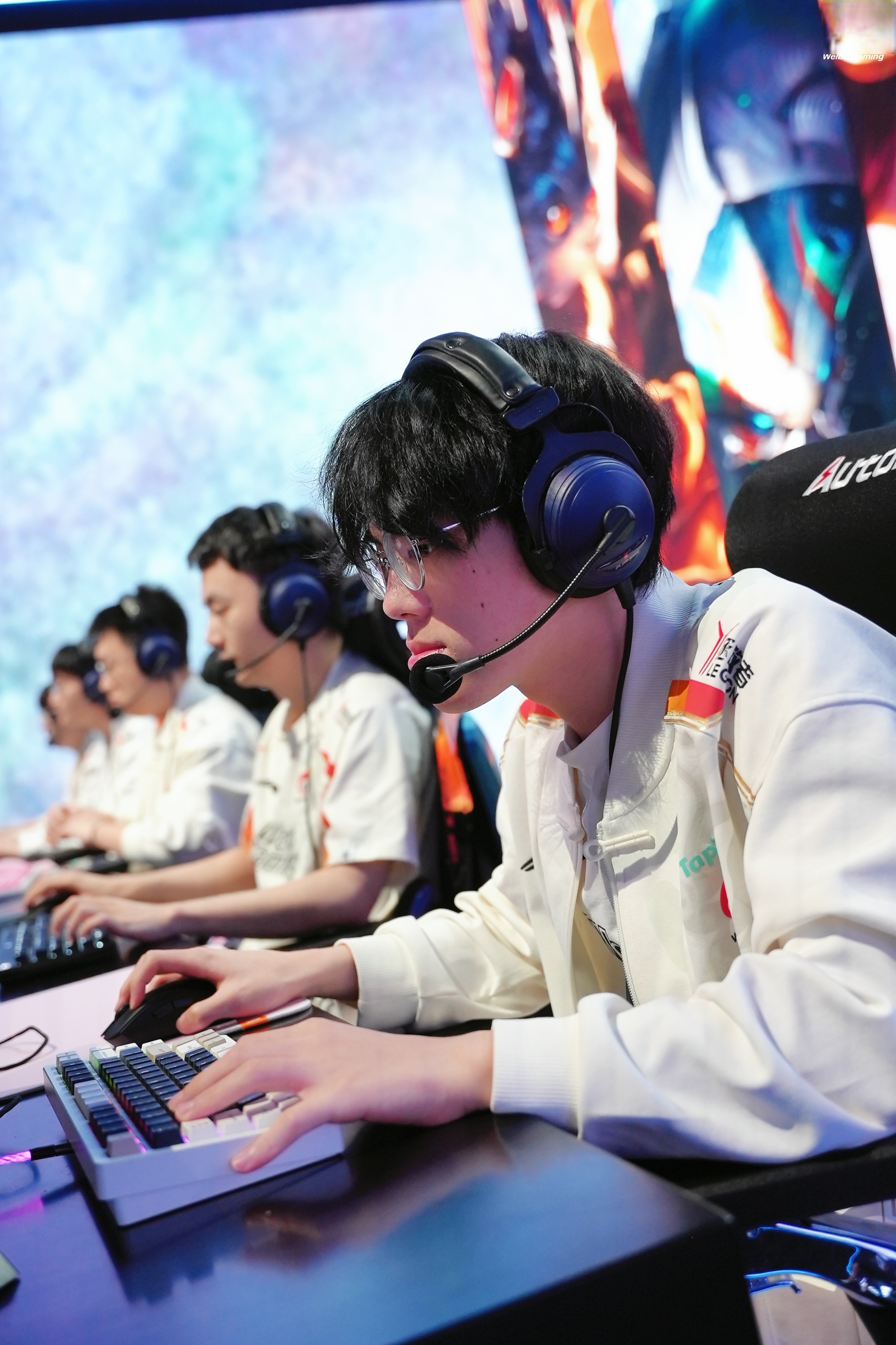 Uzi在TL比赛中战术调整，逆转引发热议！的简单介绍