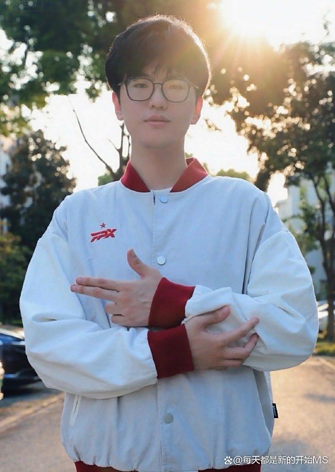 九游体育-包含Ming迎来二十赛季高光表现，FPX球迷沸腾！的词条